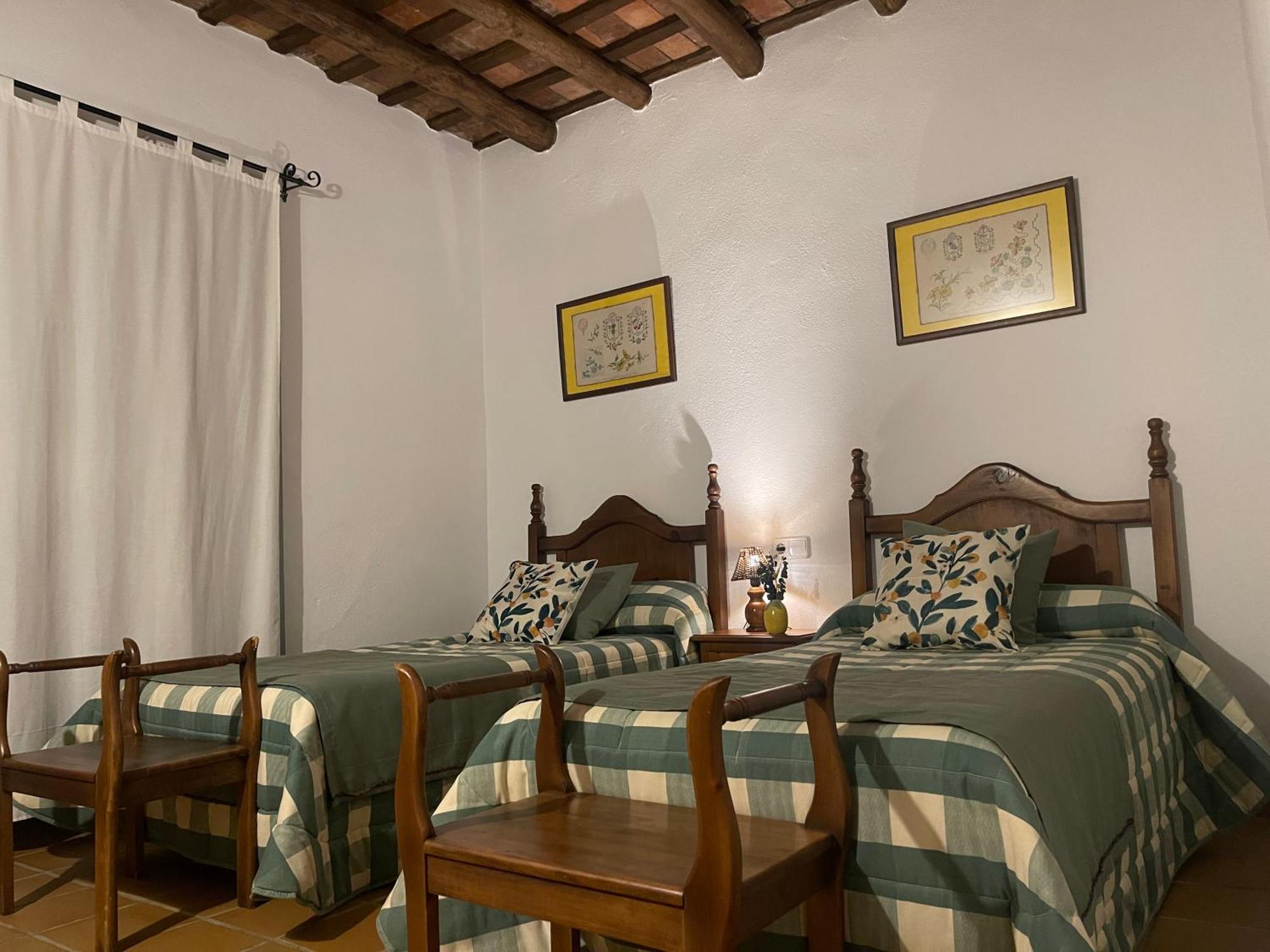 Hostal Huerta Galindo Alanís Exterior foto