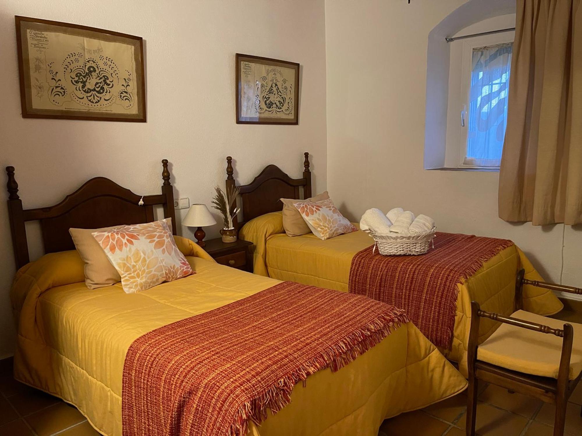 Hostal Huerta Galindo Alanís Exterior foto